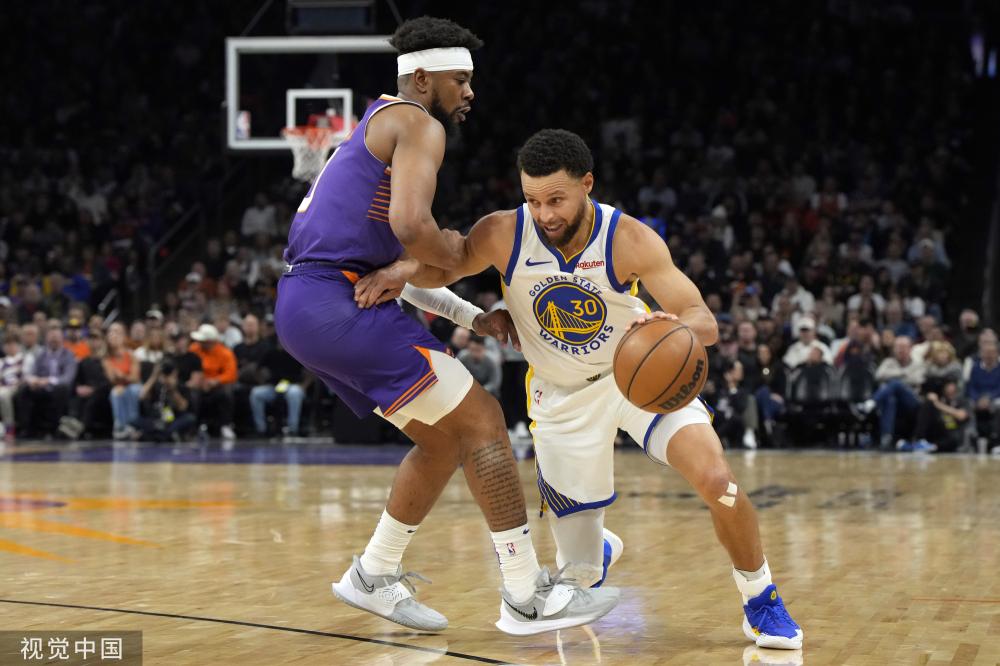 球场场外的 球场场外的