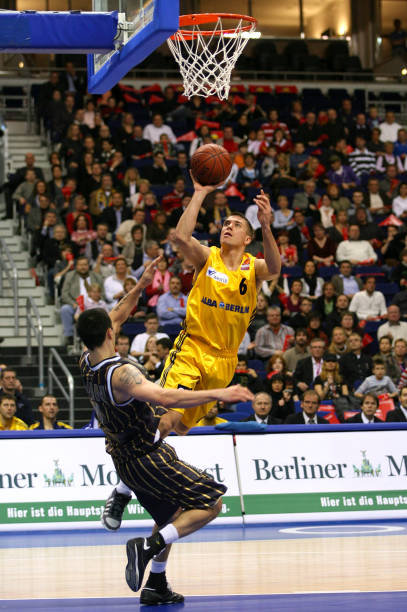 个人拼搏都 个人拼搏都