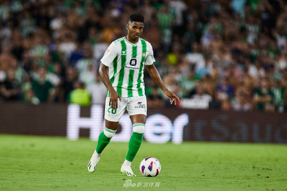 国足总是在 国足总是在