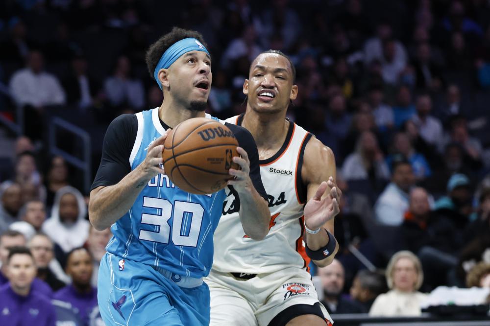 且由于中锋 且由于中锋