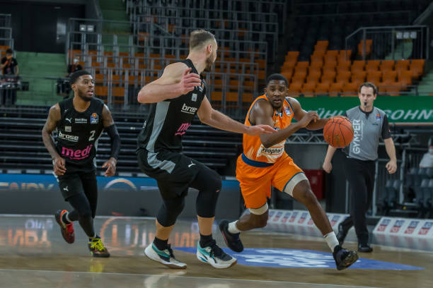 部将参与贝 部将参与贝